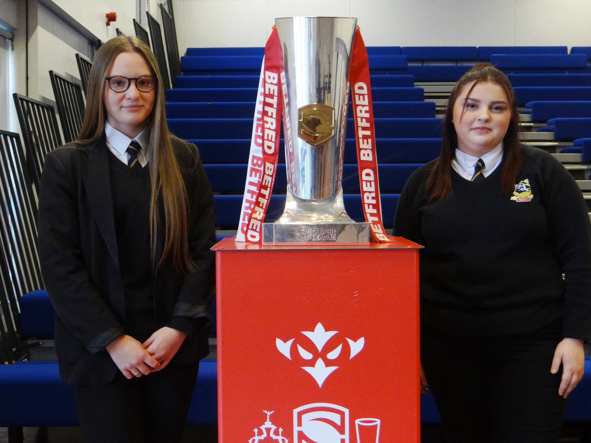 Hull KR grand final trophy tour visits Withernsea High 