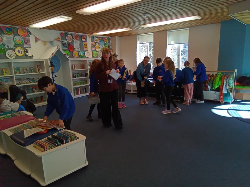 Petersfield Library - image 42