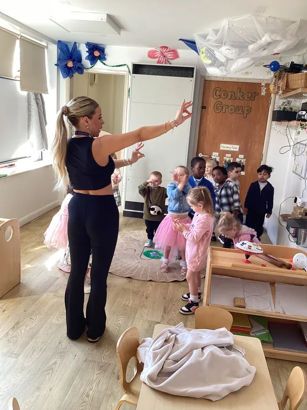 Gallery - created at 2025-04-04 15:02:06 - image 37