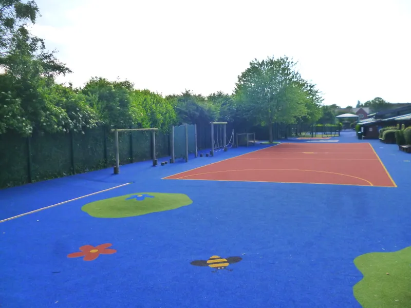 School Tour - image 10