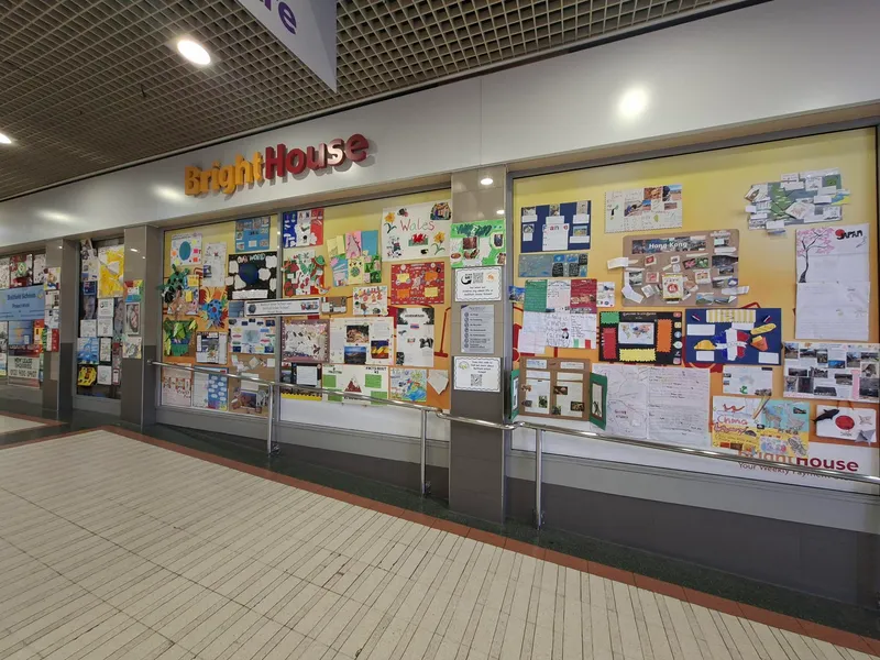 'Welcome to our World' - image 4