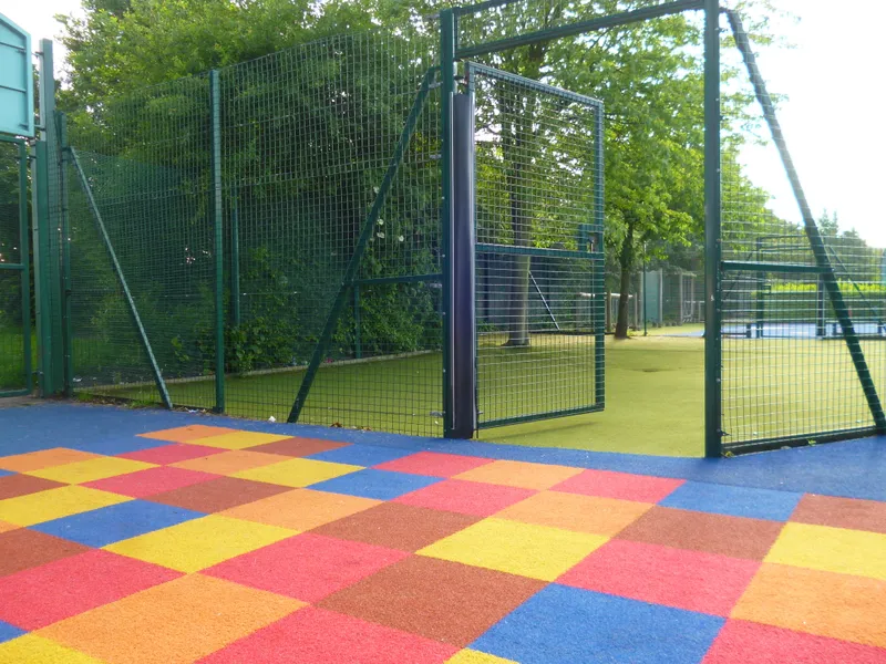 School Tour - image 12