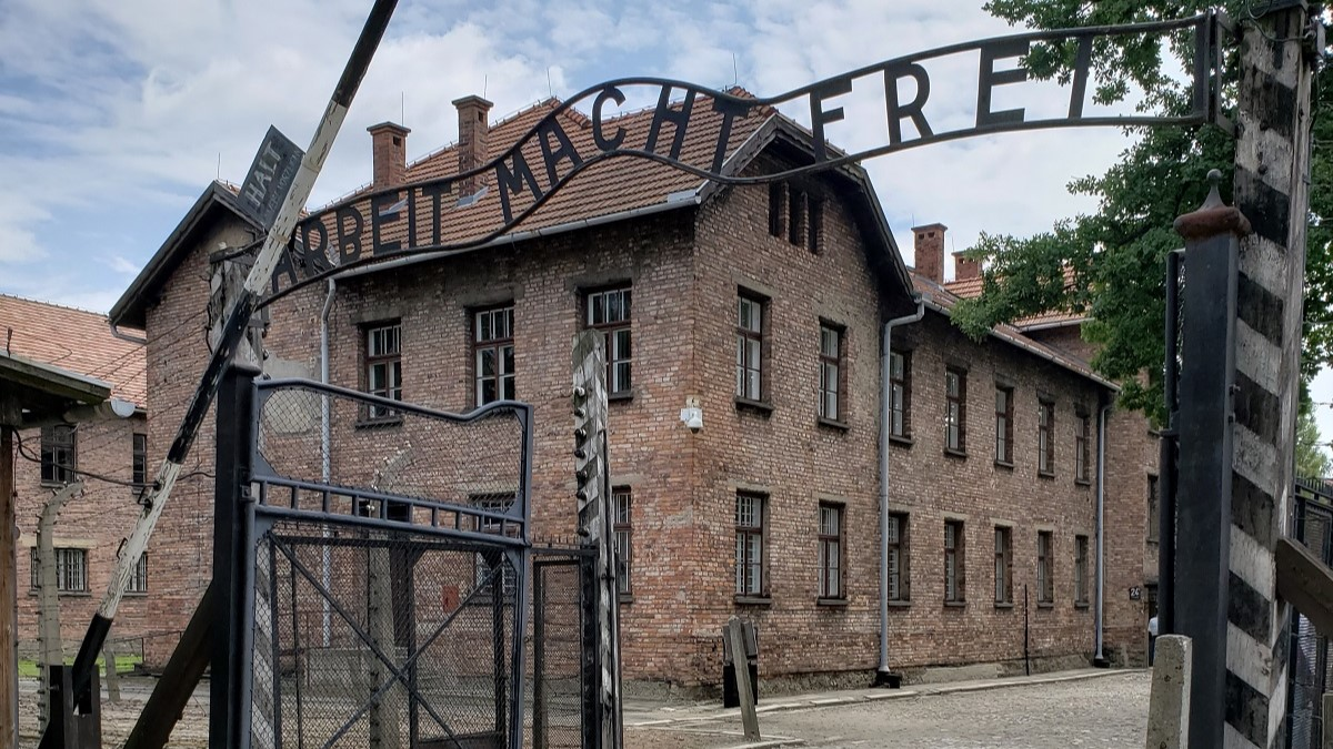 LESSONS FROM AUSCHWITZ&nbsp;–&nbsp;A&nbsp;STUDENTS’ INSIGHT FROM INSIDE THE PROJECT&nbsp;