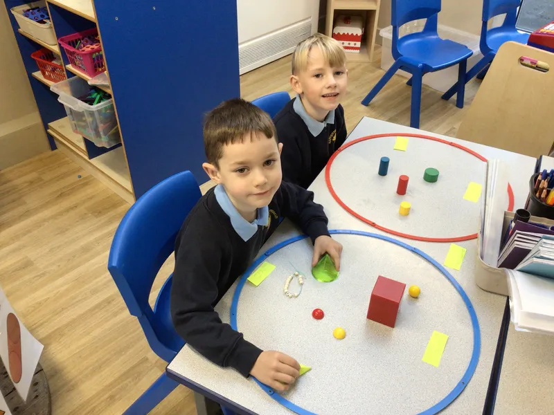 Sorting 3D Shapes - image 4 Sorting 3D Shapes - image 4