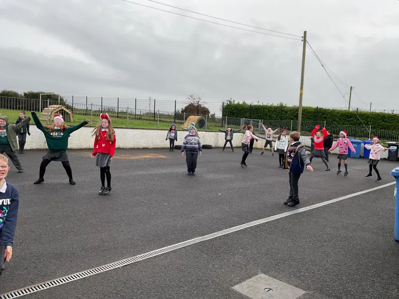Santa Daily Mile 2025 - image 37 Santa Daily Mile 2025 - image 37
