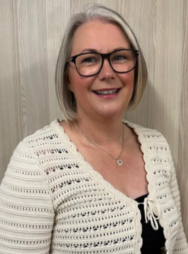 Mrs R Rees - Athrawes Blwyddyn 4 / Year 4 Teacher