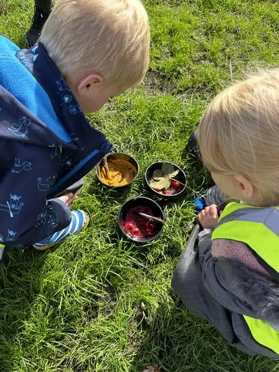 Autumn 2022 - September 28th - Acorns - Making Natural Paints and Woodland Clay Pine Cone Animals - image 3 Autumn 2022 - September 28th - Acorns - Making Natural Paints and Woodland Clay Pine Cone Animals - image 3
